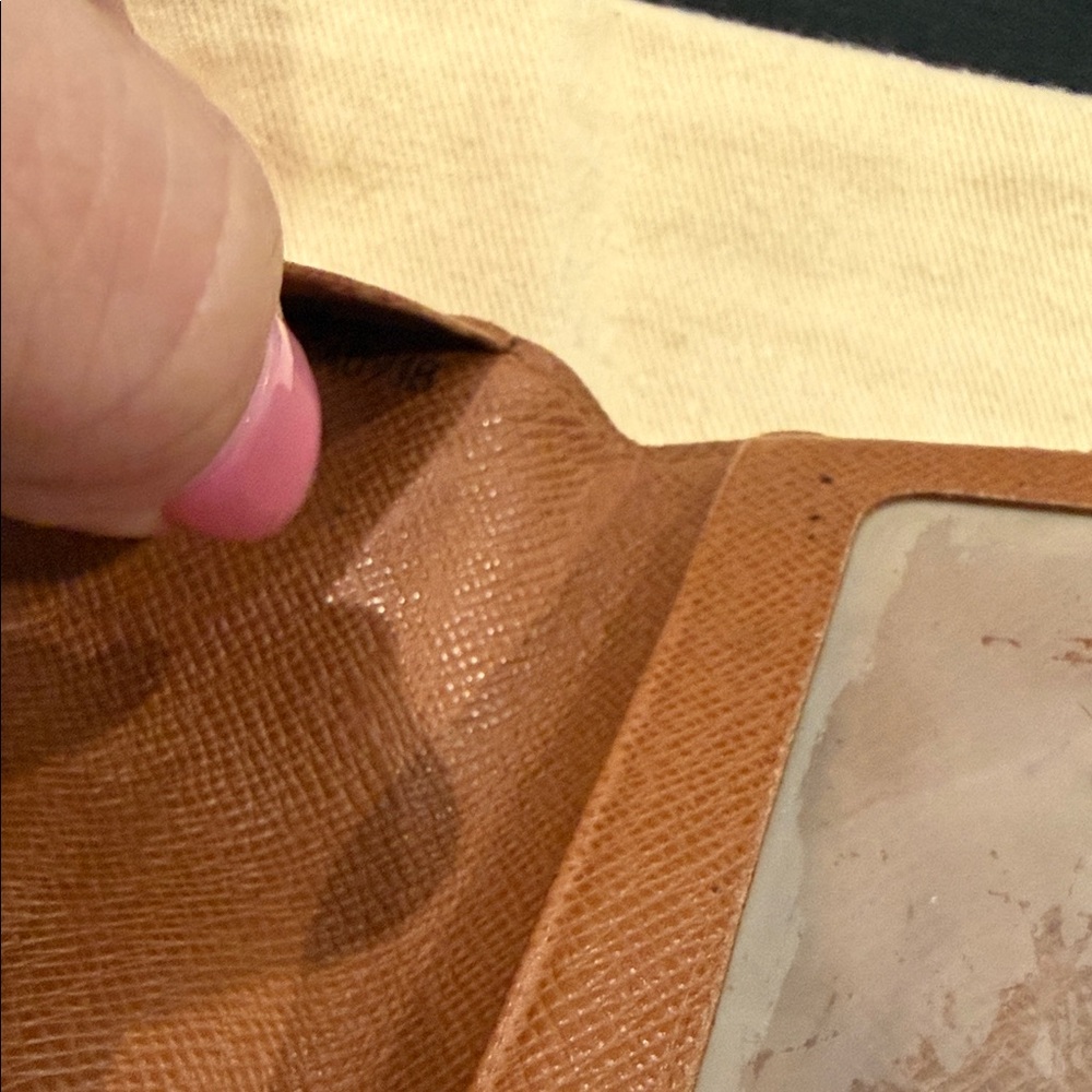 Louis Vuitton Classic Monogram Card Holder - Picture 7 of 14